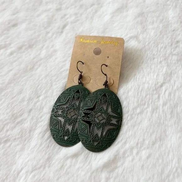 5/$15 🩷 MUST BUNDLE NWT Green Geometric Oval Drop Earrings - Fashion Jewelry - Picture 3 of 4
